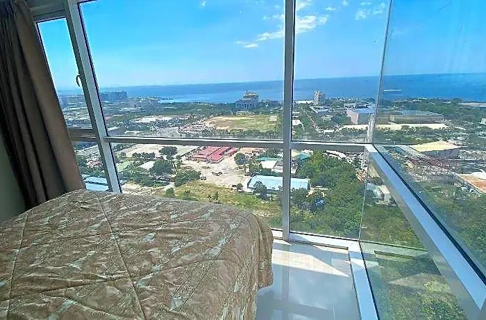 Deluxe End Unit Overlooking Bay 4*