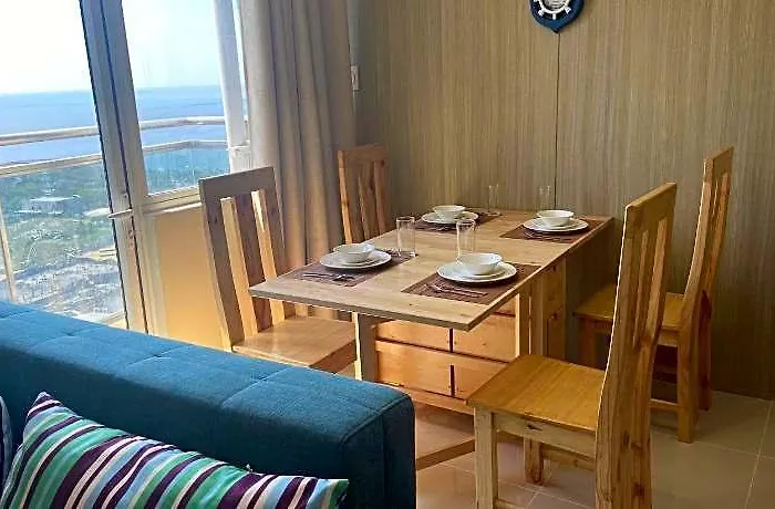 Deluxe End Unit Overlooking Bay 4*